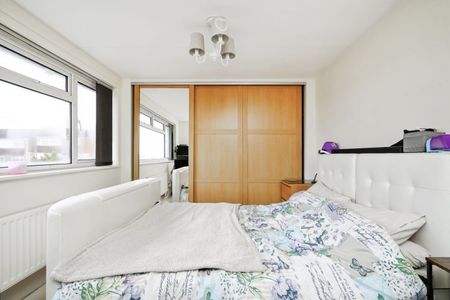 Daimler Avenue, Banbury - Photo 3