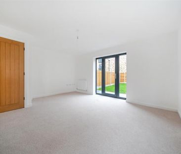 2 bedroom terraced house to rent - Photo 2