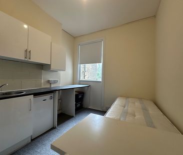 Studio Flat, Hampden Road, N8 - Photo 5