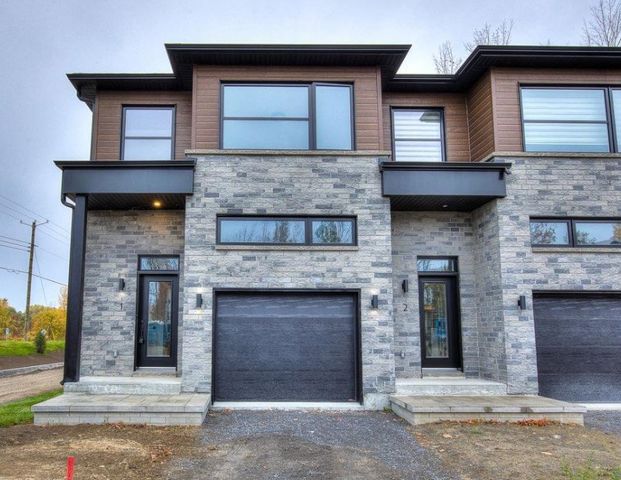 À louer / Maison à étages - Photo 1