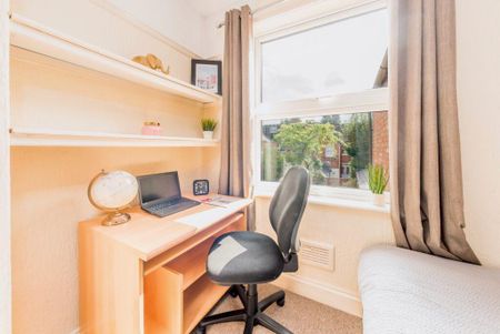 4 bedroom terraced house to rent - Photo 4