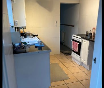 Room in a Shared House, Priory Road, CR0 - Photo 3