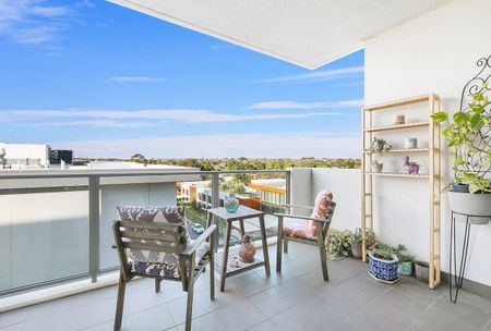 Stylish and convenient 1 bedroom plus study apartment - Photo 5