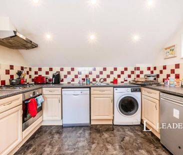 2 bedroom flat to rent - Photo 4