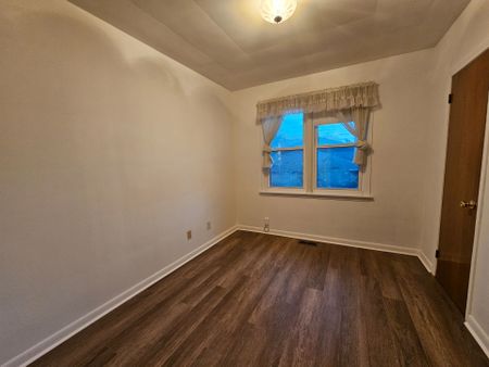 For Lease - 6 Fairhill Crescent, Toronto, Ontario - Photo 3