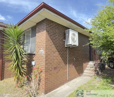 Prime Location Family Home - Photo 6