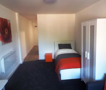 Studio to rent - Photo 1