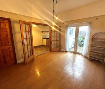 Edith Road - Photo 3