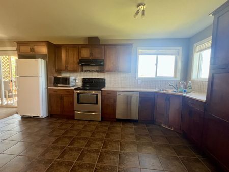 3 Bdrm: Orchard Setting - Photo 3