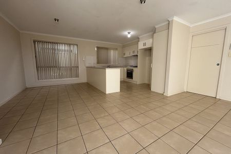 Modern 3-bed, 3-bath home in prime location with open-plan living, stylish kitchen, built-ins, A/C, TVs, and 3 well-appointed bathrooms. - Photo 5