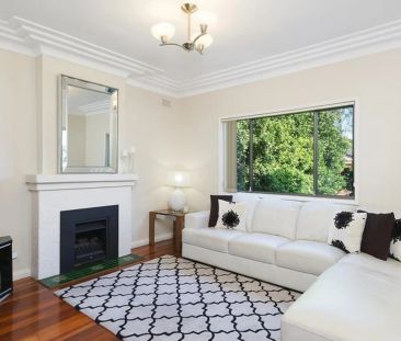 Spacious 4 Bedroom Home in Convenient Location - Photo 2