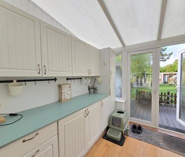 3 bedroom detached house to rent - Photo 3