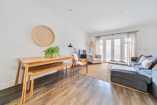 2 bedroom terraced house to rent - Photo 1