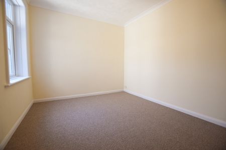 2 bed apartment to rent in Westover Road, Bournemouth, BH1 - Photo 2