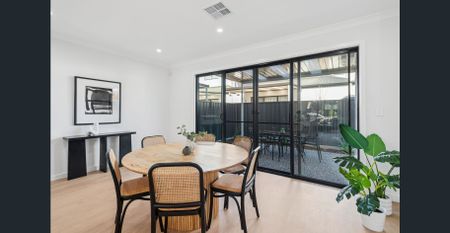 Modern Living, Prime Location – Minutes to the City & Coast! - Photo 3