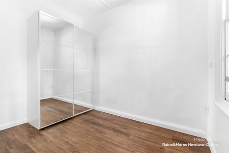 The Modern Workers Cottage - Photo 2