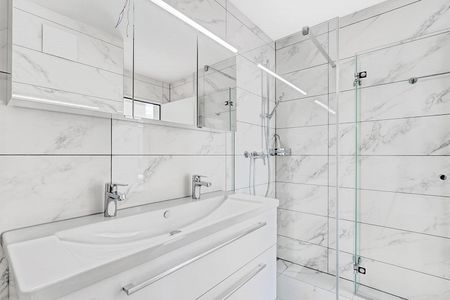 Moderne und ansprechende Neubauwohnung an ruhiger und idyllischer L... - Foto 3