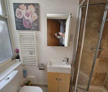 Studio Flat, East Street, SE17 - Photo 2