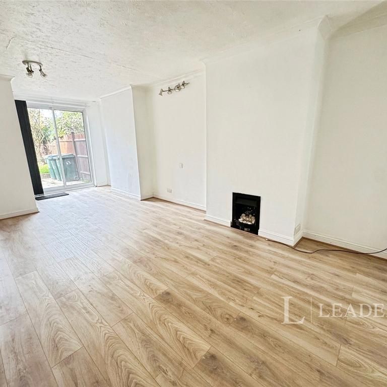3 bedroom terraced house to rent - Photo 1