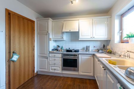 2829L Sheriff Bank, Edinburgh, EH6 6ER - Photo 5