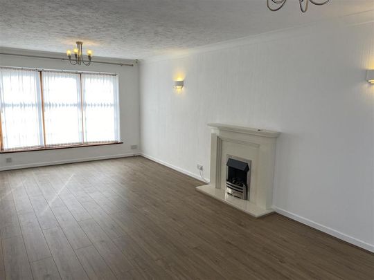 4 bedroom detached house to rent - Photo 1