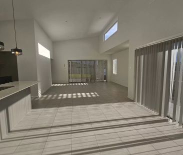 Well Maintained Family Home - Photo 2