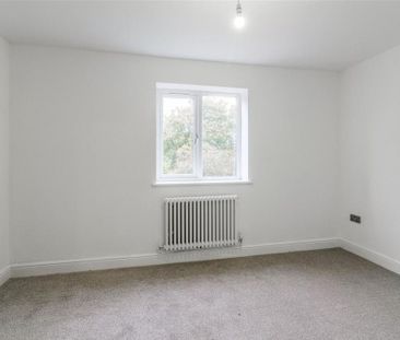 3 bedroom end of terrace house to rent - Photo 5