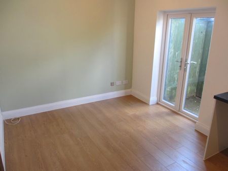 2 bedroom ground floor flat to rent - Photo 4