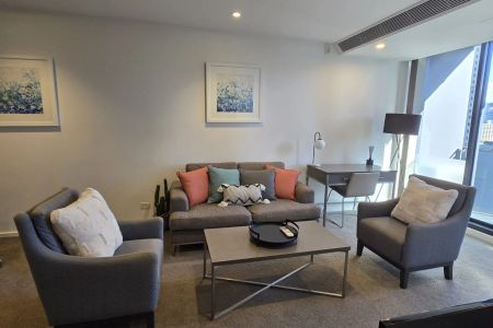 FULLY FURNISHED GRAND SOUTHBANK - Photo 2