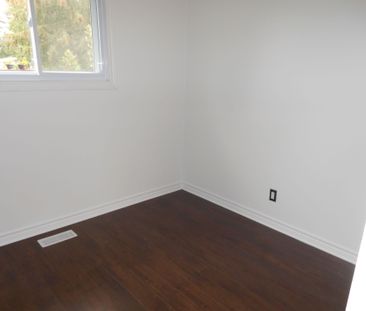 For Lease - 2 Laurie Court, Kanata, Ontario - Photo 2