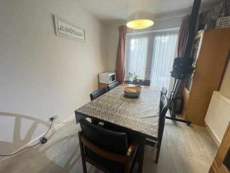 3 bedroom end of terrace house to rent - Photo 4