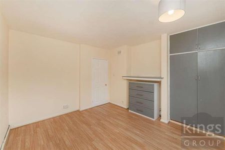 Severn Drive, Enfield, EN1 - Photo 5