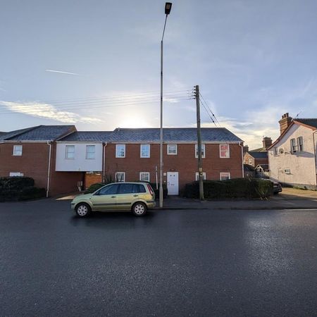 1 bedroom ground floor flat to rent - Photo 4