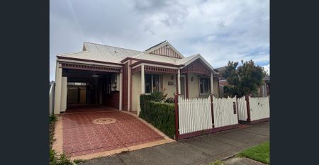 Charming Cottage Living in Caroline Springs - Photo 4