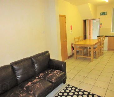 Great House ~ All Bedrooms Upstairs, 45 Agincourt Avenue, Queens Qu... - Photo 3