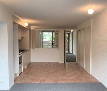 1/10 Morris Street, QLD, 4101, Highgate Hill - Photo 4