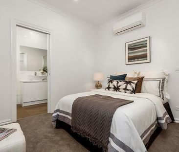 2/5 Bicton Street, Mount Waverley VIC 3149 - Townhouse For Rent | D... - Photo 3