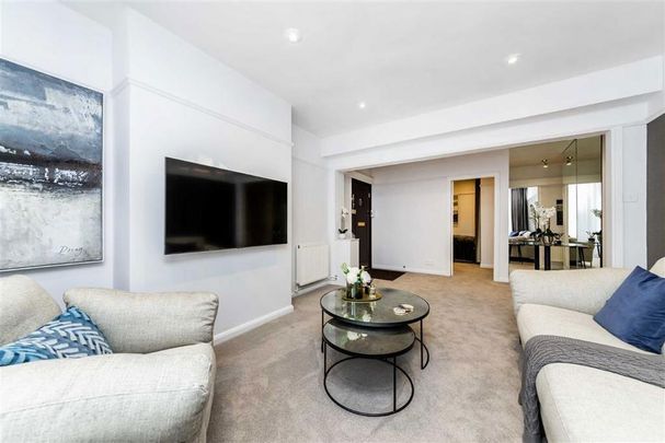 3 bedroom flat to rent - Photo 1