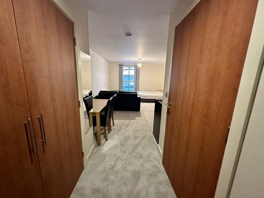 Studio to rent - Photo 1