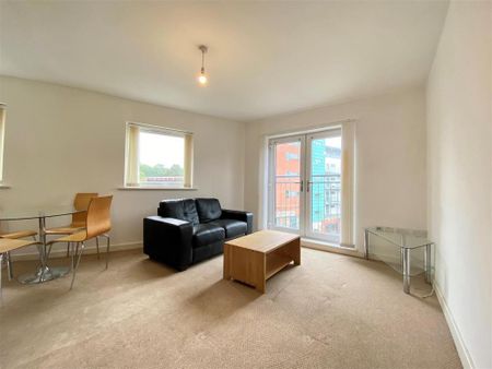 2 bedroom apartment to rent - Photo 4