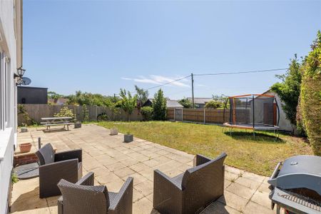 4 bedroom detached bungalow to rent - Photo 4