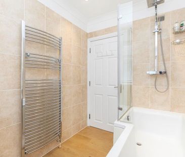 3 bedroom flat to rent - Photo 6