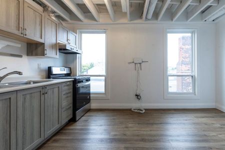 For Lease - 433 Barton Street Unit# 302, Hamilton, Ontario - Photo 2