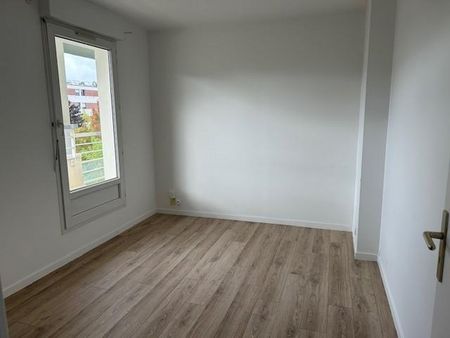 Location appartement 4 pièces 83.06 m2 à Tours - Photo 2