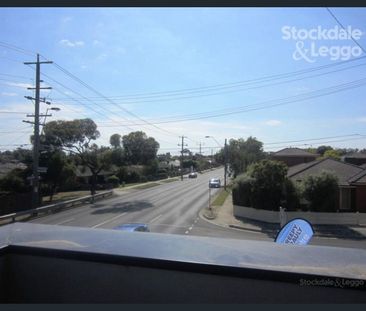 STYLISH 1 BEDROOM APARTMENT ABOVE BALAKA PLACE SHOPS! - Photo 2