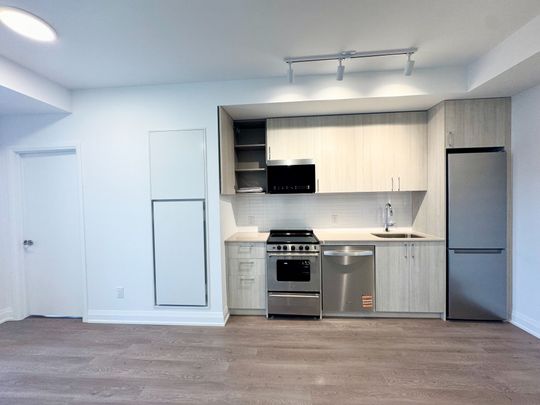 For Lease - 3250 Carding Mill Trail Unit# 409, Oakville, Ontario - Photo 1