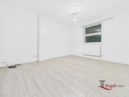 3 bedroom flat to rent - Photo 3