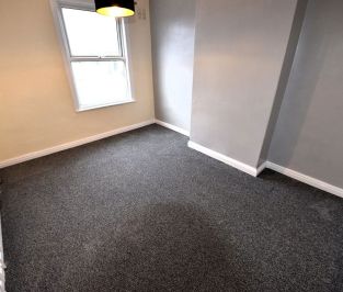 2 bedroom House in Woodlea Mount, Leeds - Photo 6
