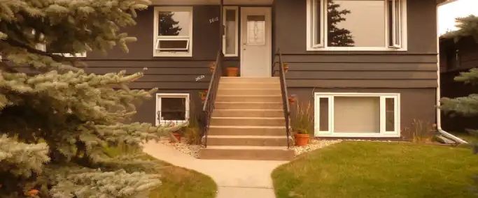 Banff Trail NW | B - 2612 Cochrane Road Northwest, Calgary - Photo 1