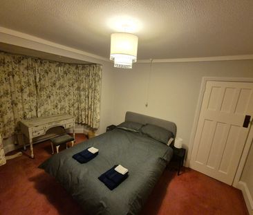 3 Bed Semi-Detached House, Amherst Crescent, BN3 - Photo 1